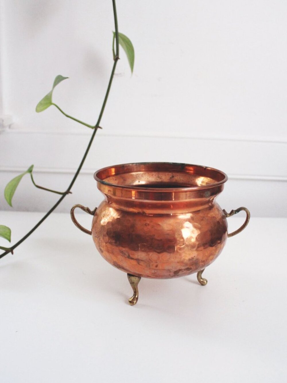 Vintage Hammered Copper Brass Pot Cauldron Planter Footed Handles Hammered